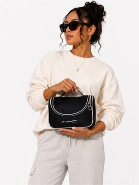 💋 MAC Cosmetics Black & Silver Zip Cosmetic Bag | Chic Travel Makeup Pouch💋